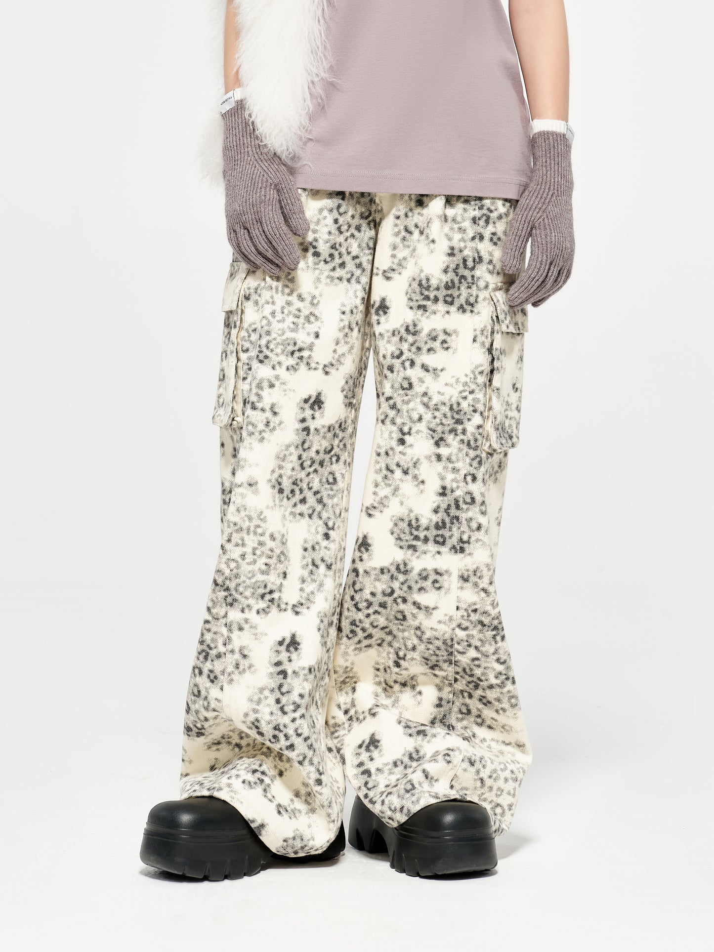 Loose straight-leg pants