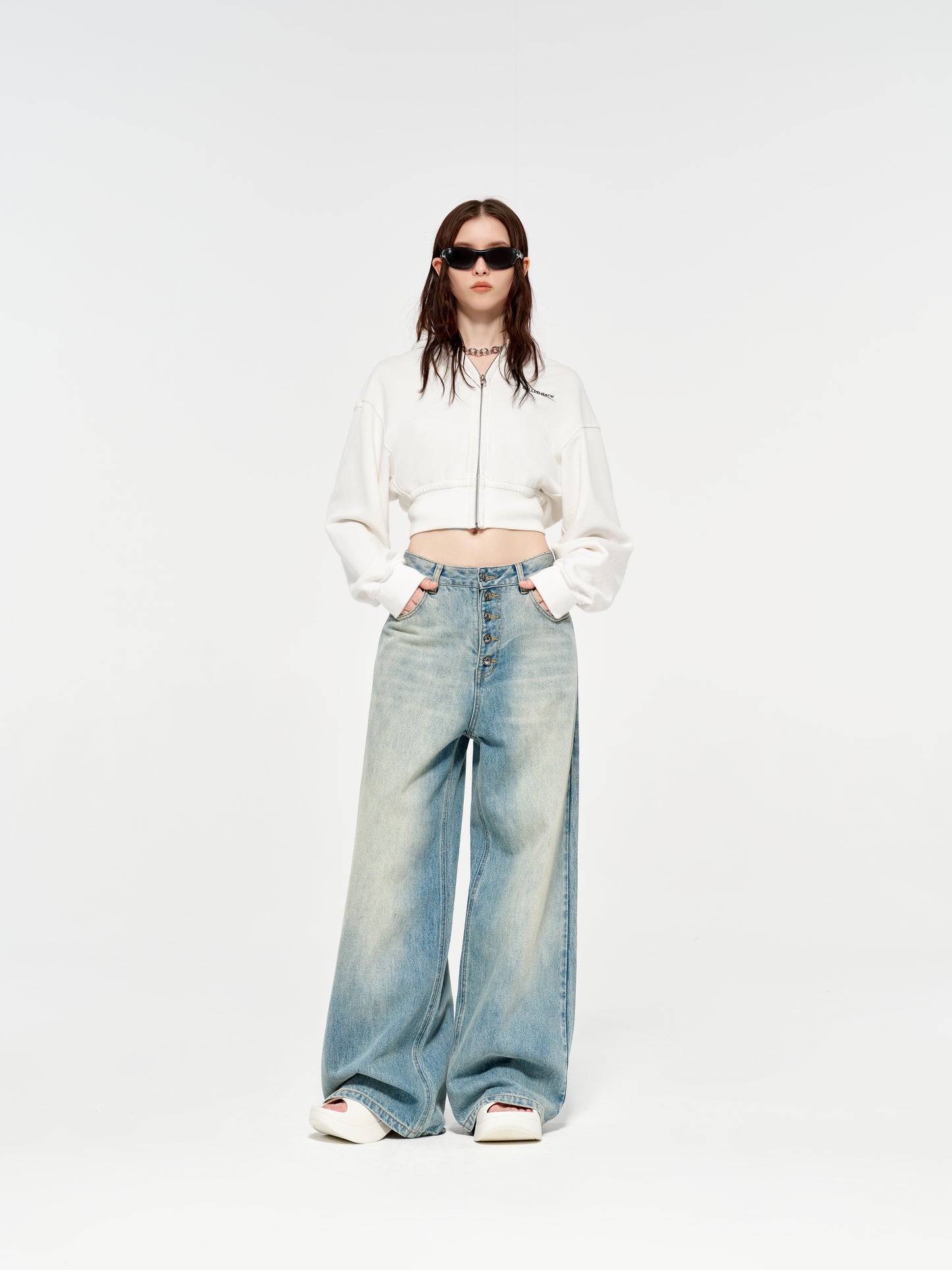 High-waisted vintage jeans
